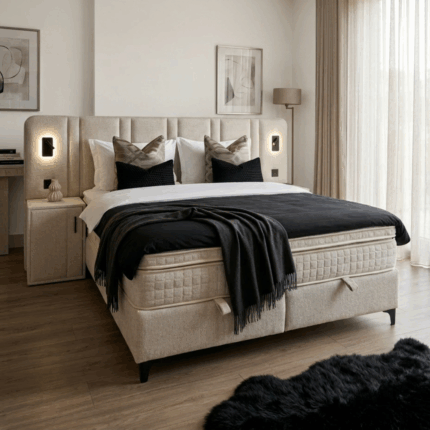 Hugga XL bed met hoofdbord, nachtkastjes en verlichting in slaapkamer